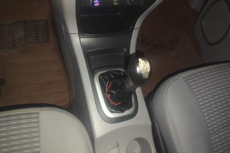 Used Dongfeng Shuaike 2016 1.5L Manual Comfort Model Gear Lever