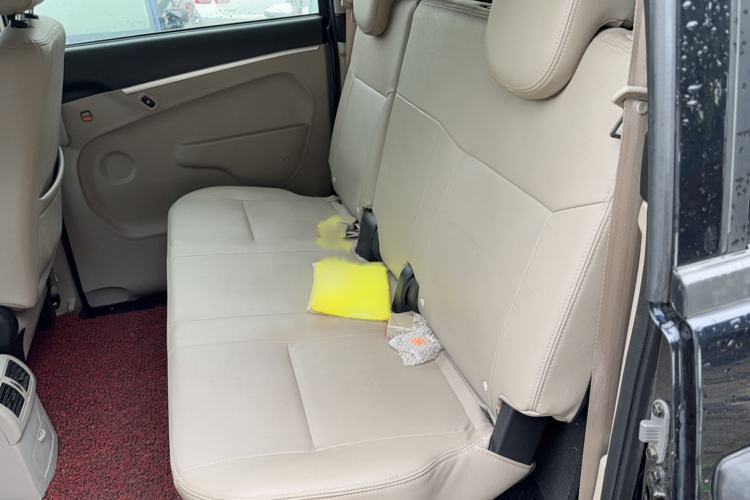 Used Dongfeng Shuaike 2016 1.5L Manual Luxury Model Interior 1
