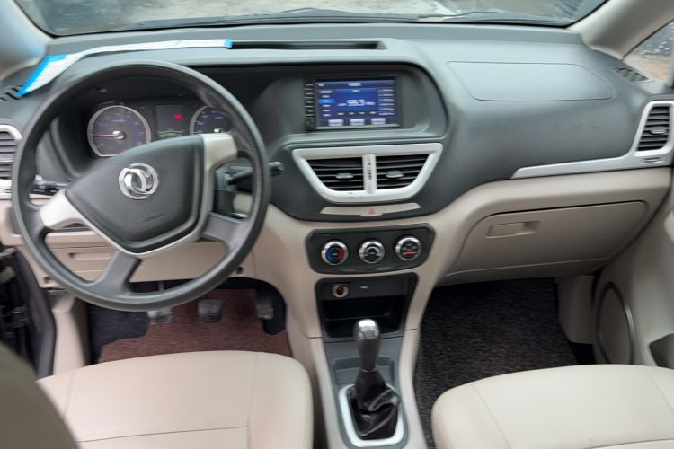 Used Dongfeng Shuaike 2016 1.5L Manual Luxury Model Interior 3