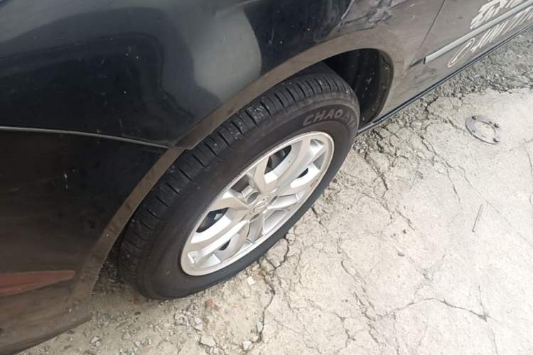 Used Dongfeng Shuaike 2016 1.5L Manual Comfort Model Left Front Wheel Hub