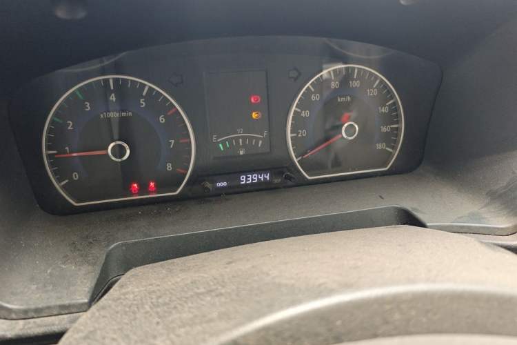 Used Dongfeng Shuaike 2016 1.5L Manual Comfort Model Odometer Close Up