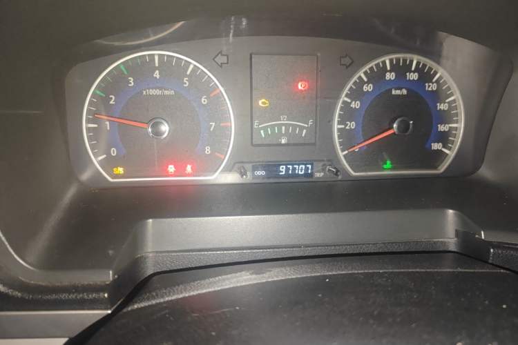 Used Dongfeng Shuaike 2016 1.5L Manual Comfort Model Odometer Close Up