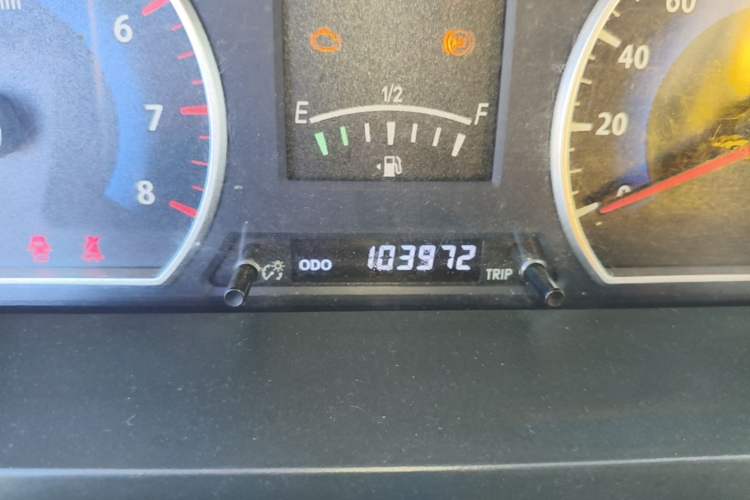 Used Dongfeng Shuaike 2016 1.5L Manual Comfort Model Odometer Close Up