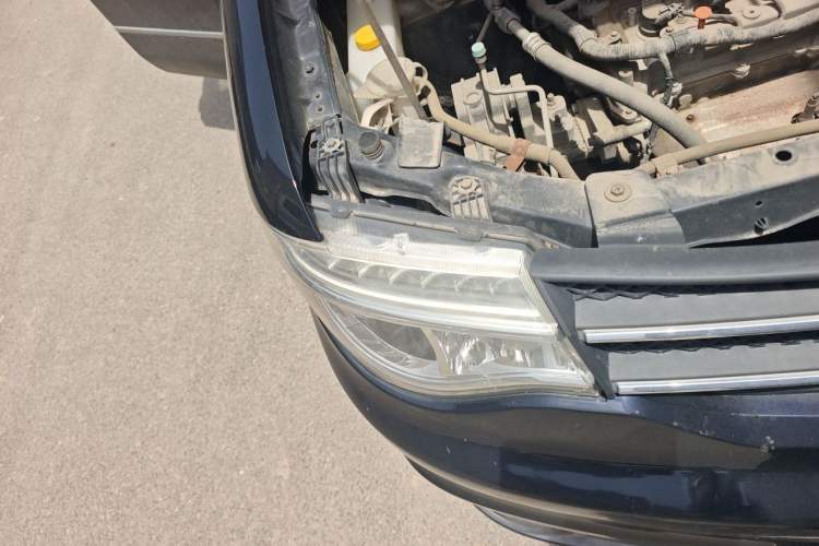 Used Dongfeng Shuaike 2016 1.5L Manual Comfort Model Right Front Headlight
