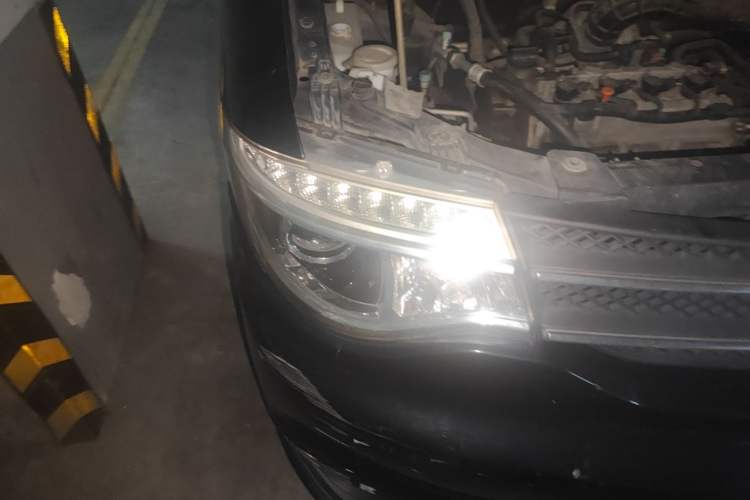 Used Dongfeng Shuaike 2016 1.5L Manual Comfort Model Right Front Headlight