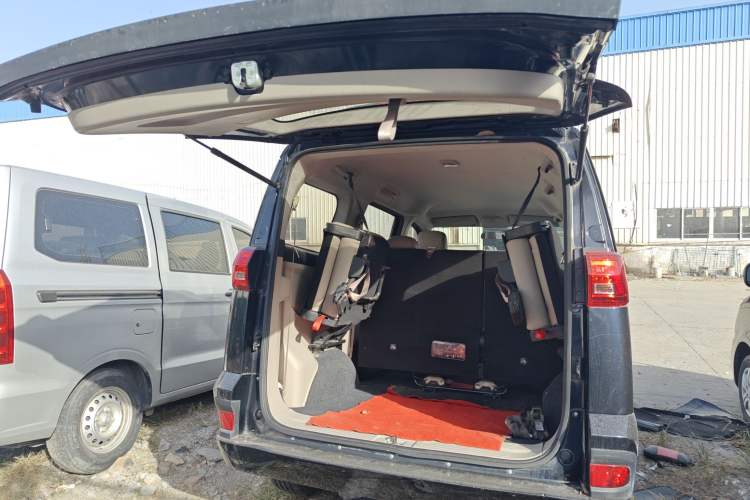 Used Dongfeng Shuaike 2016 1.5L Manual Luxury Model Trunk