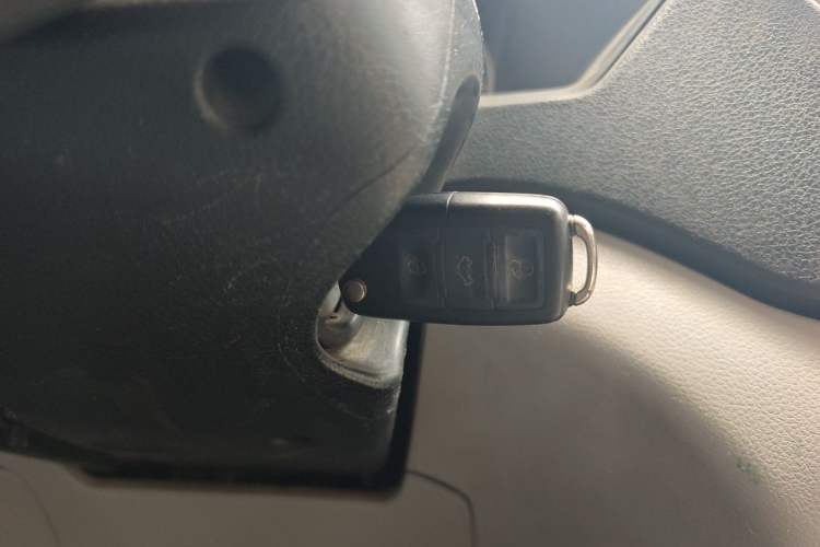 Used Dongfeng Shuaike 2016 1.5L Manual Comfort Model Vehicle Key