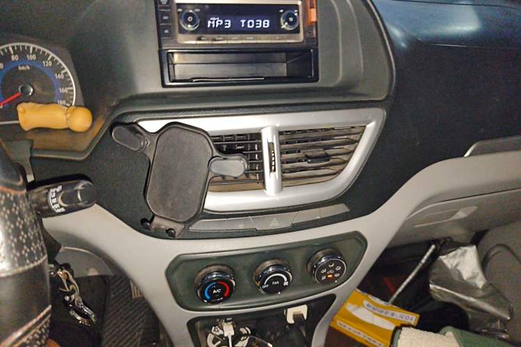 Used Dongfeng Shuaike 2016 1.5L Manual Standard Edition Audio And AC Panel