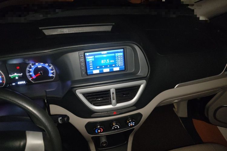 Used Dongfeng Shuaike 2016 1.5L Manual Luxury Model Audio And AC Panel