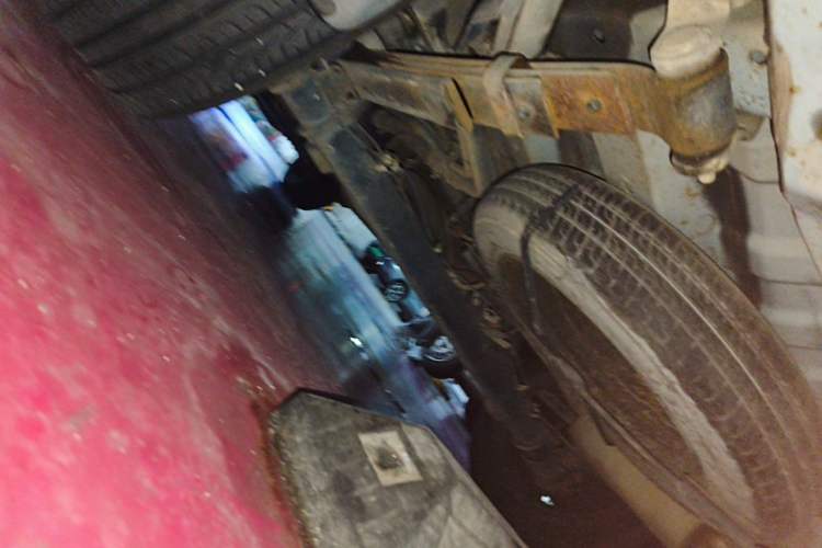 Used Dongfeng Shuaike 2016 1.5L Manual Standard Edition Chassis Rear Left