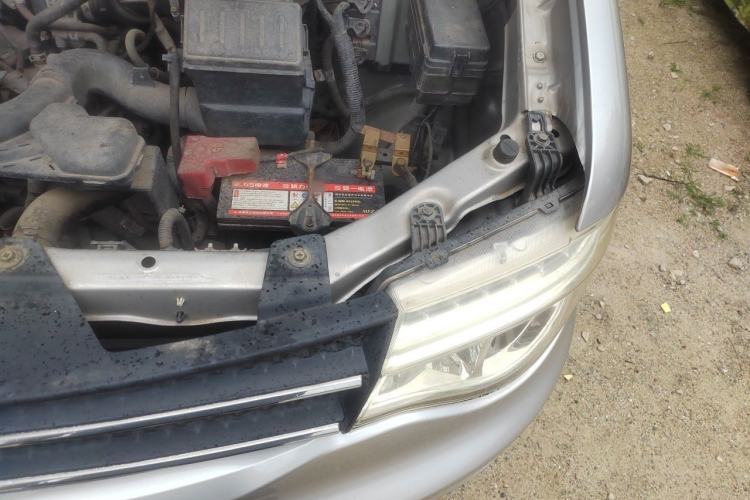 Used Dongfeng Shuaike 2016 Revised Version 1.6L Manual Comfort Edition Engine Bay Left