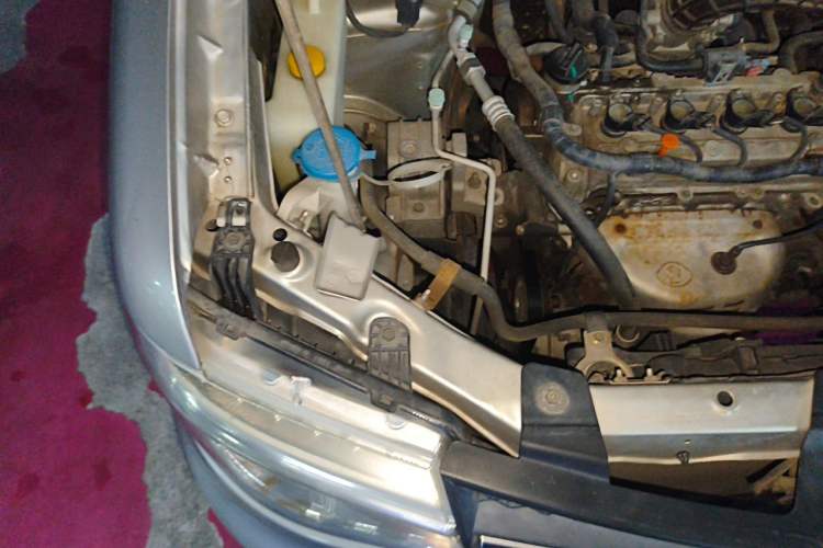 Used Dongfeng Shuaike 2016 1.5L Manual Standard Edition Engine Bay Right