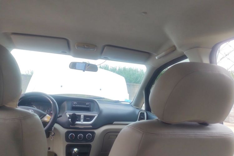 Used Dongfeng Shuaike 2016 Revised Version 1.6L Manual Comfort Edition Headliner