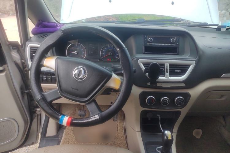 Used Dongfeng Shuaike 2016 Revised Version 1.6L Manual Comfort Edition Steering Wheel