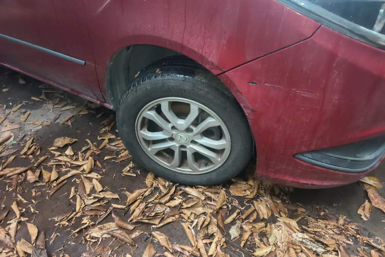 Used Dongfeng Shuaike 2016 1.6L Manual Comfort Model Right Front Wheel Hub