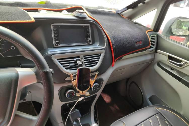 Used Dongfeng Shuaike 2016 1.5L Manual Comfort Model Audio And AC Panel