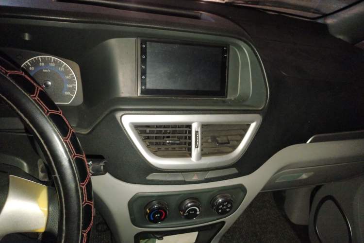 Used Dongfeng Shuaike 2016 1.5L Manual Standard Edition Audio And AC Panel