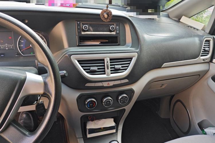 Used Dongfeng Shuaike 2016 1.5L Manual Standard Edition Audio And AC Panel