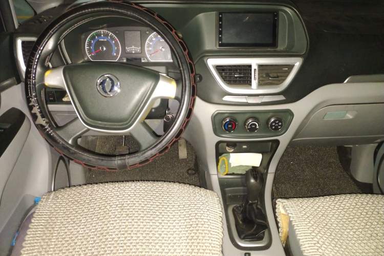 Used Dongfeng Shuaike 2016 1.5L Manual Standard Edition Center Console
