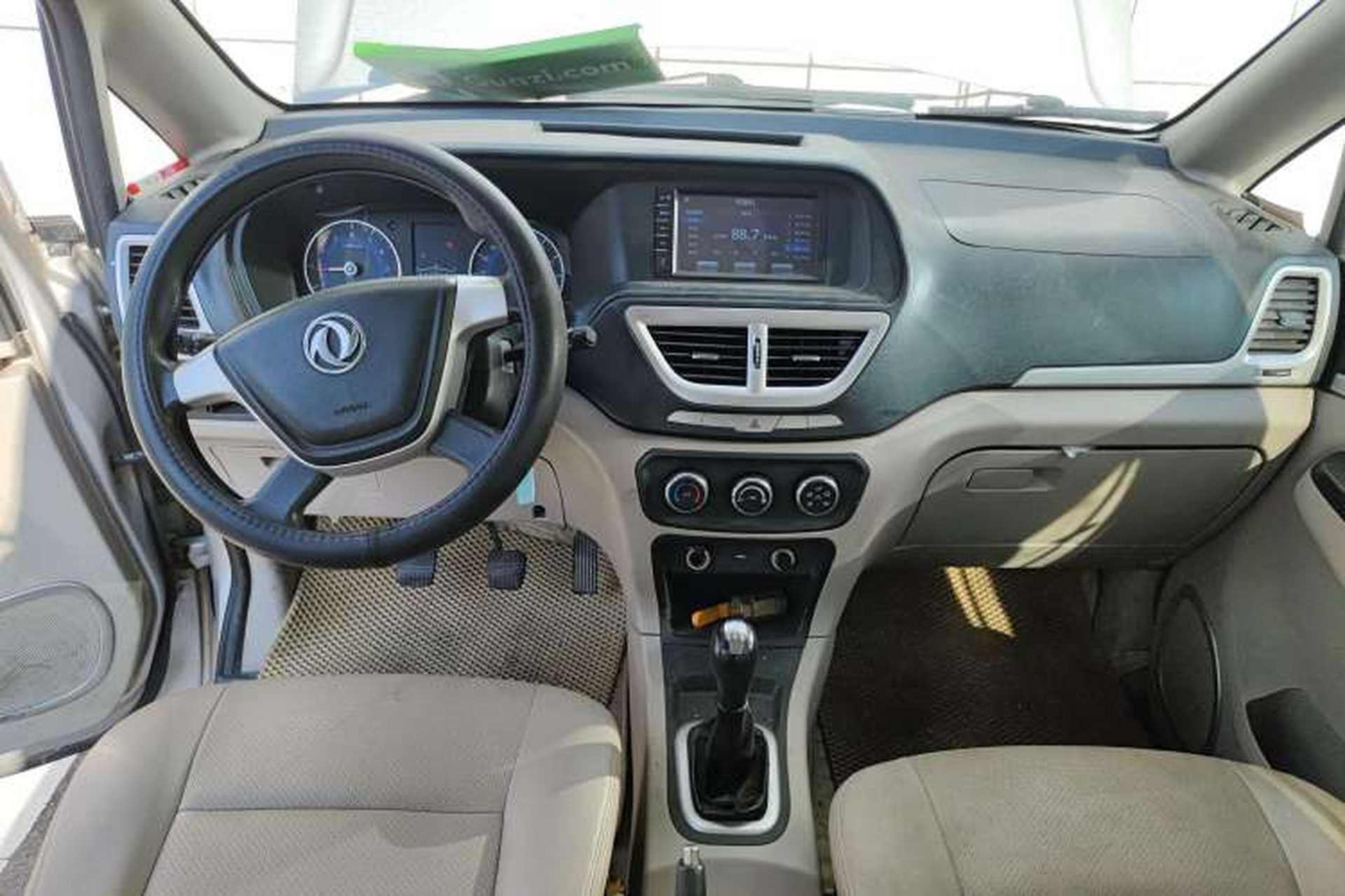 Used Dongfeng Shuaike 2016 1.5L Manual Luxury Model Center Console