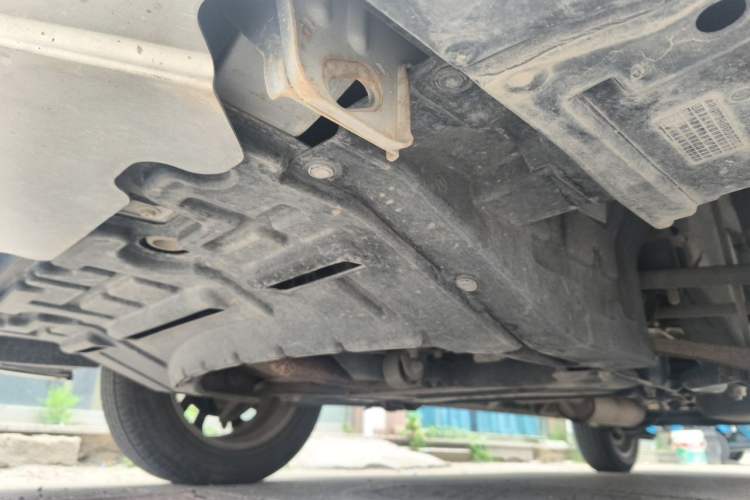 Used Dongfeng Shuaike 2016 1.5L Manual Comfort Model Chassis Front Left