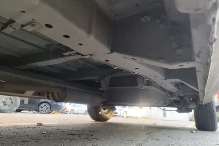 Used Dongfeng Shuaike 2016 1.5L Manual Comfort Model Chassis Front Left