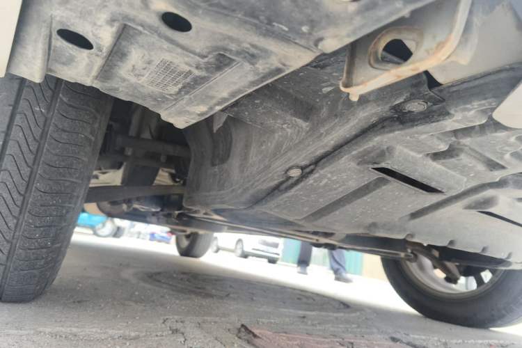 Used Dongfeng Shuaike 2016 1.5L Manual Comfort Model Chassis Front Right
