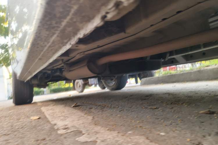 Used Dongfeng Shuaike 2016 1.5L Manual Comfort Model Chassis Front Right