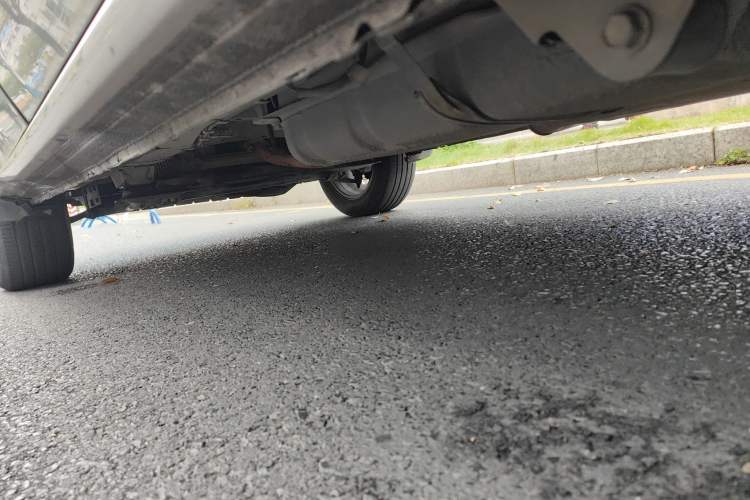 Used Dongfeng Shuaike 2016 1.5L Manual Standard Edition Chassis Rear Left