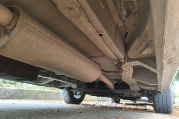 Used Dongfeng Shuaike 2016 1.5L Manual Comfort Model Chassis Rear Right