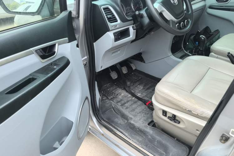 Used Dongfeng Shuaike 2016 1.5L Manual Standard Edition Driver Seat