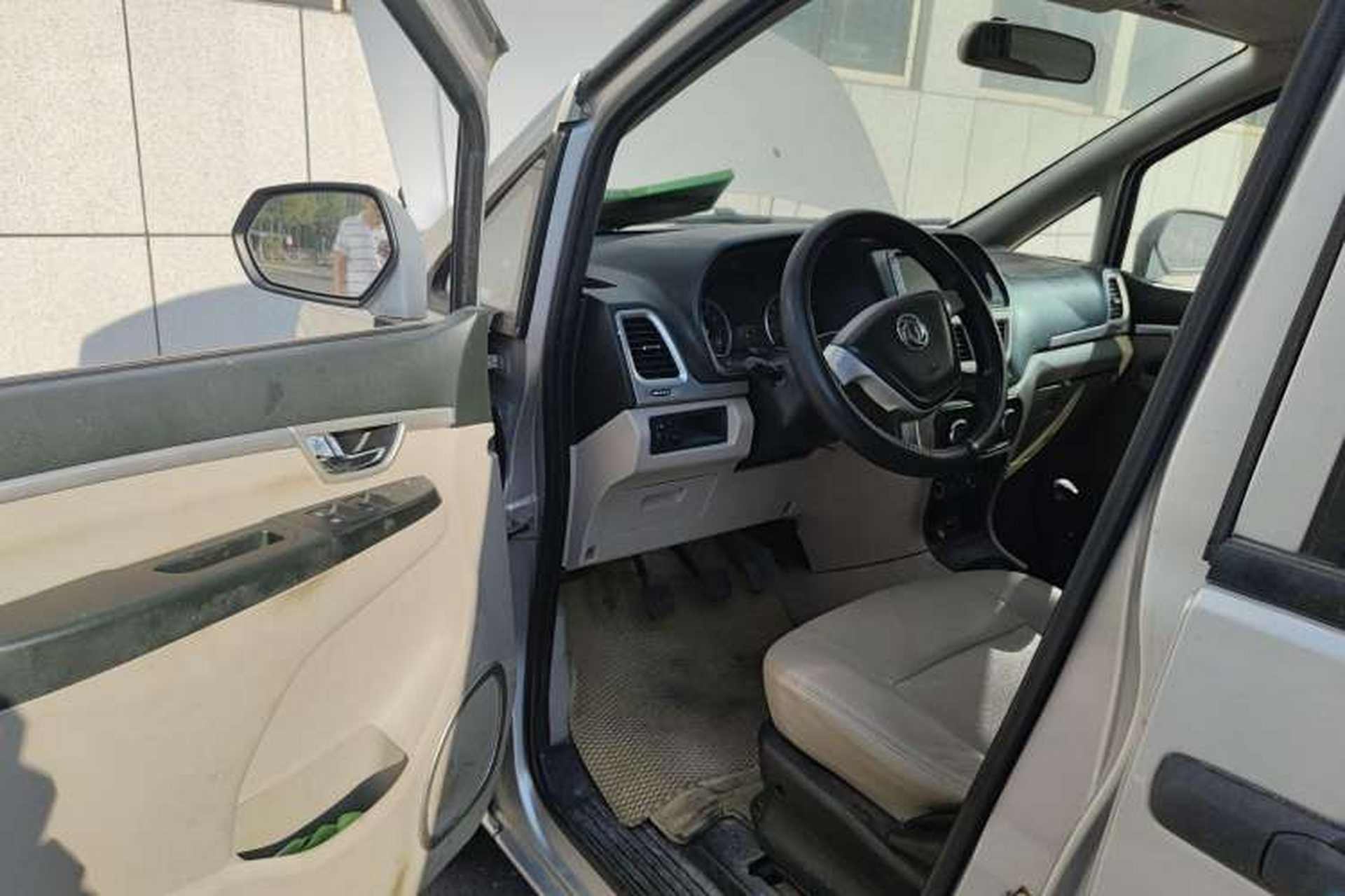 Used Dongfeng Shuaike 2016 1.5L Manual Luxury Model Driver Seat