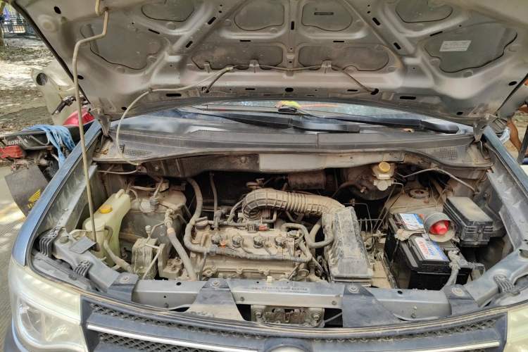 Used Dongfeng Shuaike 2016 1.5L Manual Comfort Model Engine Bay