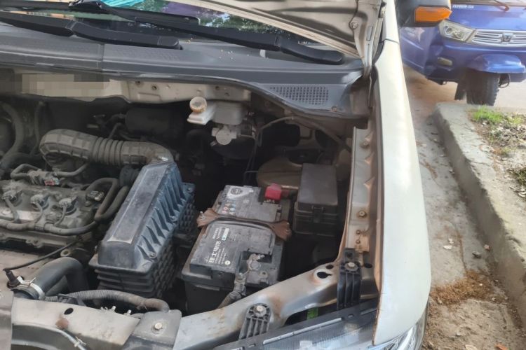 Used Dongfeng Shuaike 2016 1.5L Manual Comfort Model Engine Bay Left