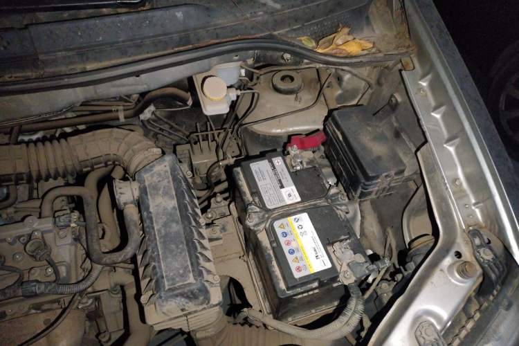 Used Dongfeng Shuaike 2016 1.5L Manual Standard Edition Engine Bay Left