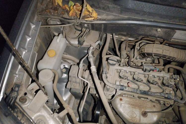 Used Dongfeng Shuaike 2016 1.5L Manual Standard Edition Engine Bay Right