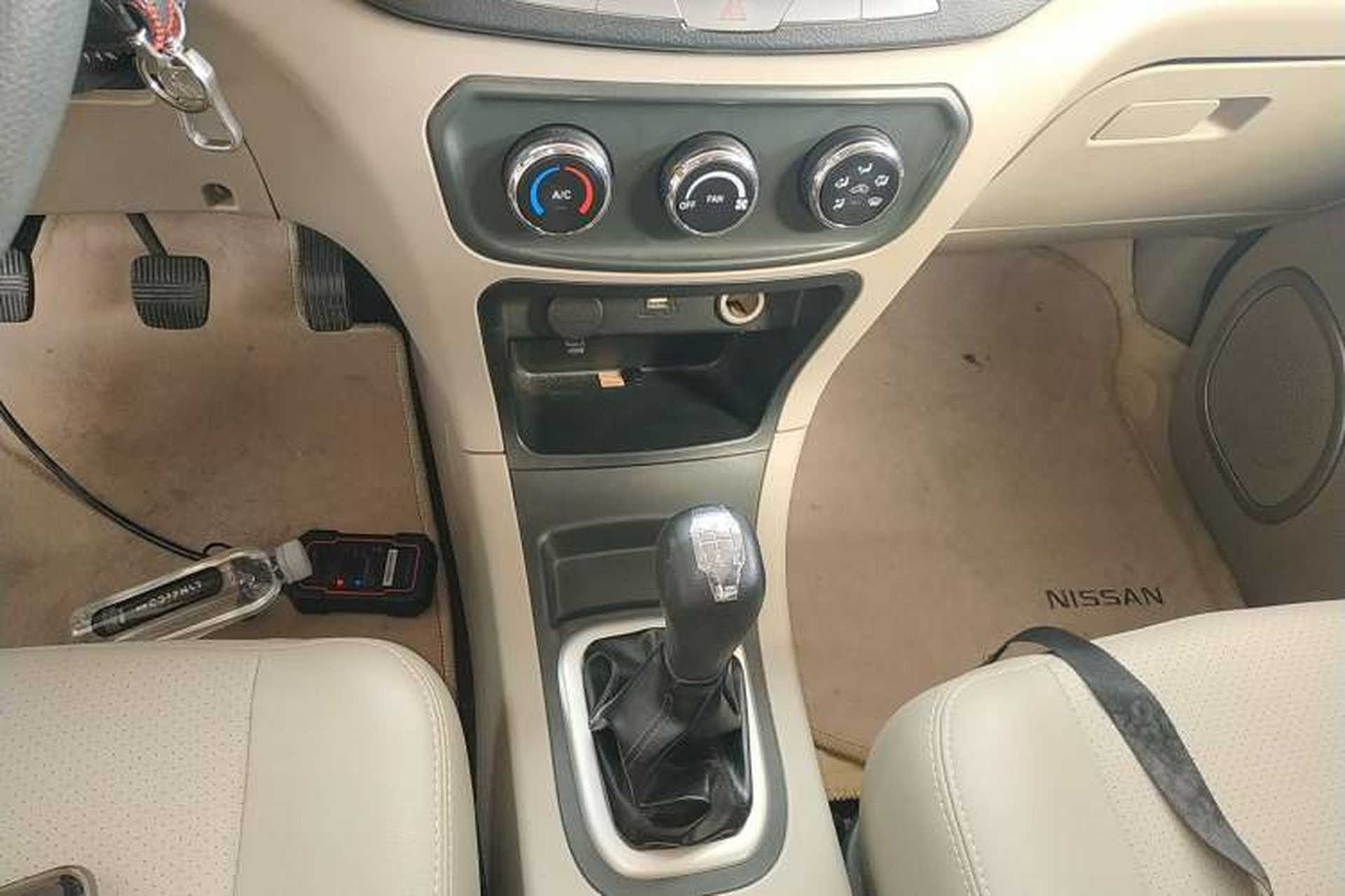 Used Dongfeng Shuaike 2016 1.6L Manual Comfort Model Gear Lever