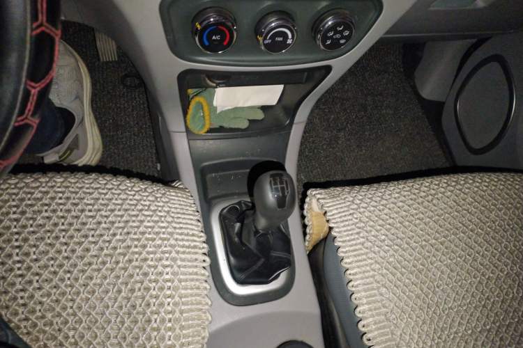 Used Dongfeng Shuaike 2016 1.5L Manual Standard Edition Gear Lever