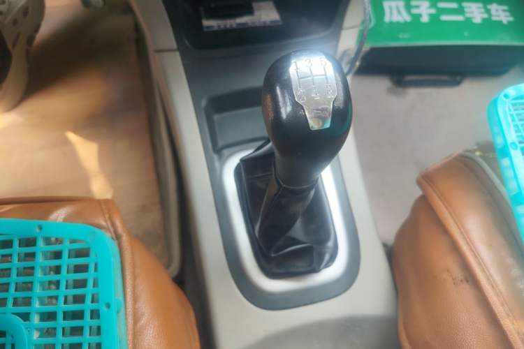 Used Dongfeng Shuaike 2016 1.6L Manual Luxury Model Gear Lever