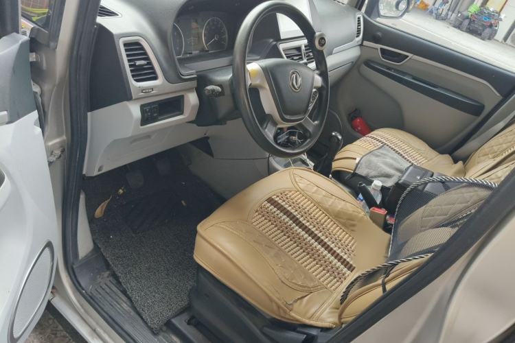 Used Dongfeng Shuaike 2016 1.5L Manual Standard Edition Interior 3