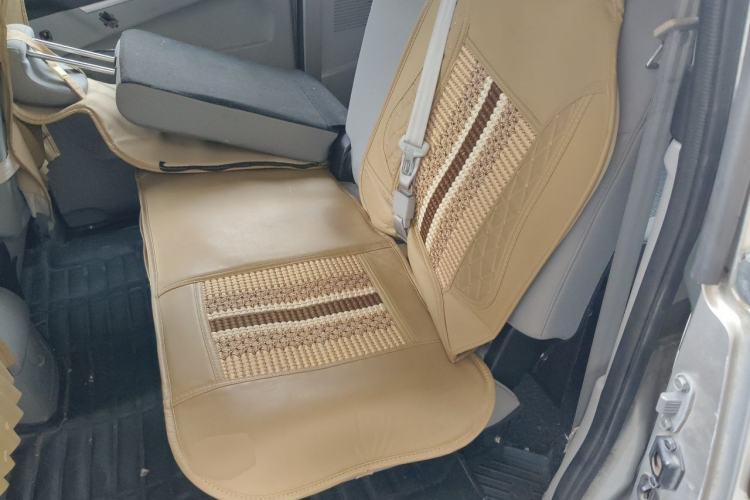 Used Dongfeng Shuaike 2016 1.5L Manual Standard Edition Interior 4