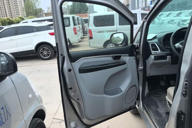 Used Dongfeng Shuaike 2016 1.5L Manual Standard Edition Left Front Door Interior