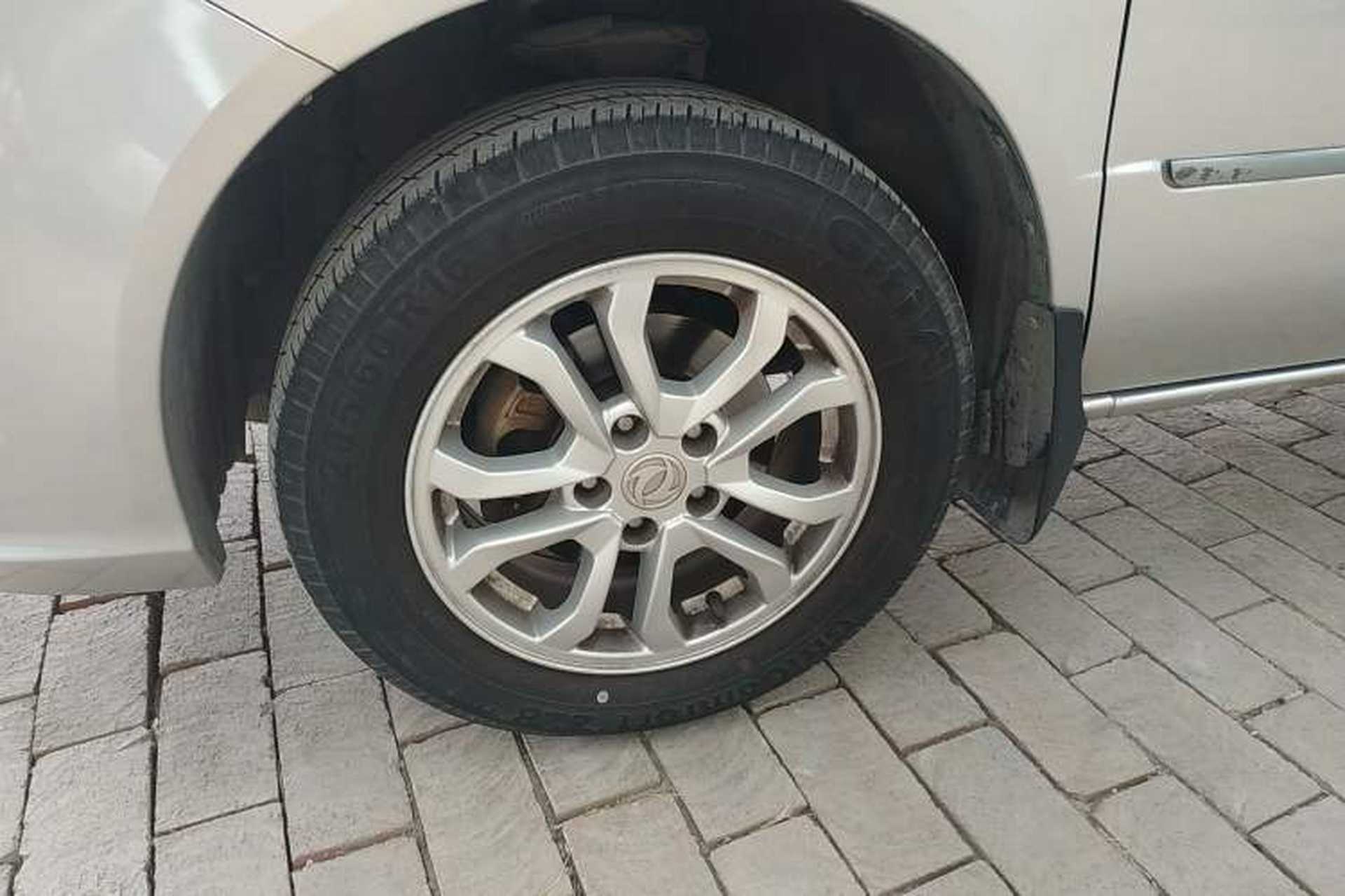 Used Dongfeng Shuaike 2016 1.6L Manual Comfort Model Left Front Wheel Hub
