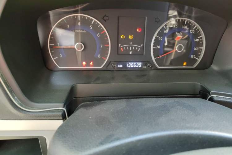 Used Dongfeng Shuaike 2016 1.5L Manual Comfort Model Odometer Close Up