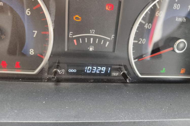 Used Dongfeng Shuaike 2016 1.5L Manual Comfort Model Odometer Close Up