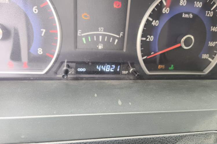 Used Dongfeng Shuaike 2016 1.5L Manual Comfort Model Odometer Close Up