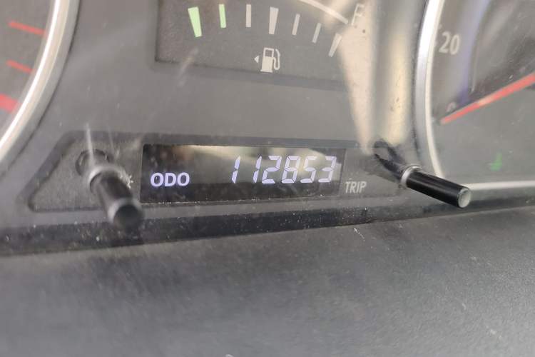 Used Dongfeng Shuaike 2016 1.5L Manual Comfort Model Odometer Close Up