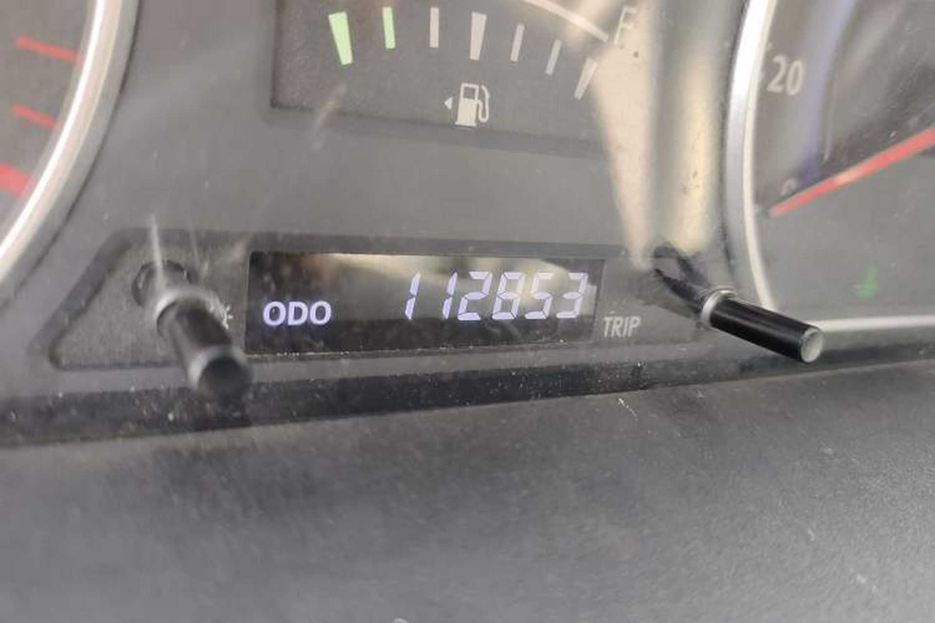 Used Dongfeng Shuaike 2016 1.5L Manual Comfort Model Odometer Close Up