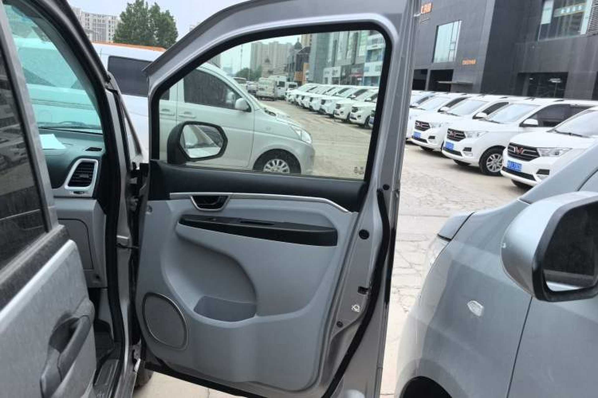 Used Dongfeng Shuaike 2016 1.5L Manual Standard Edition Right Front Door Interior