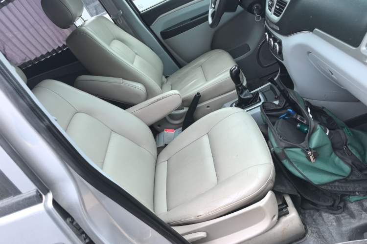 Used Dongfeng Shuaike 2016 1.5L Manual Standard Edition Right Front Seat